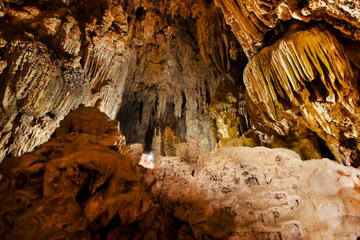 Garcia Caves (Parque Grutas de Garcia)