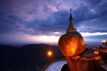 Kyaiktiyo Pagoda (Golden Rock)