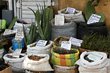 Witch Market (Mercado de Brujos)