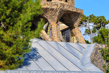 Colonia Guell & Gaudi Crypt