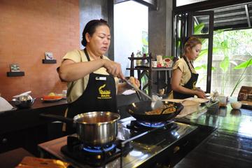 Baipai Thai Cooking School