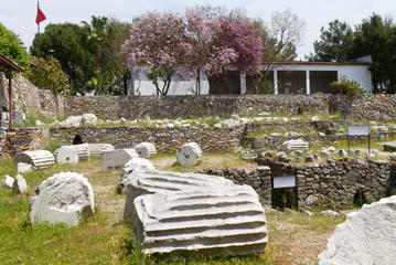Mausoleum (Mausoleum of Halicarnassus)