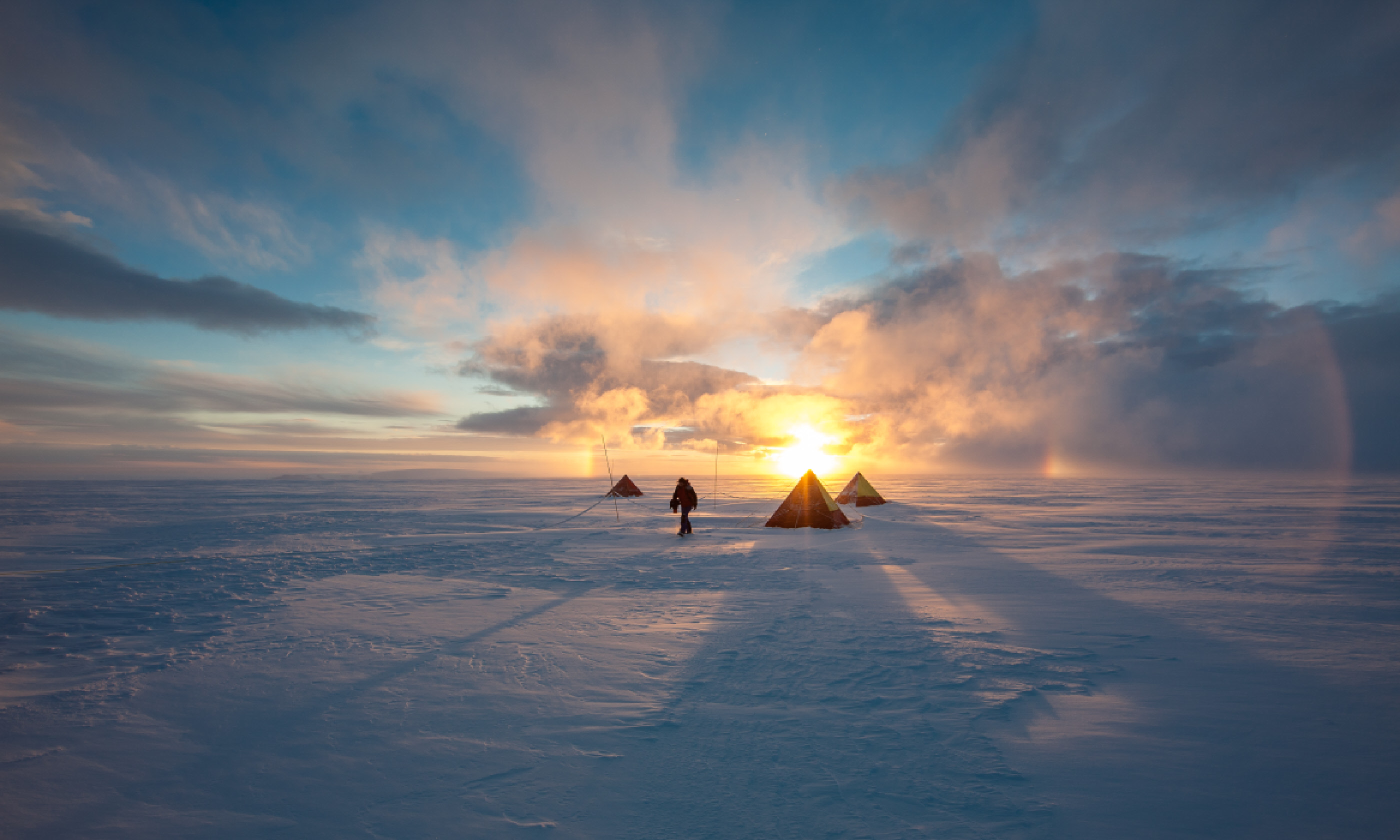 Antarctica field camp (Shutterstock)