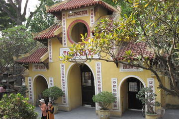 Ambassador’s Pagoda (Chua Quan Su)