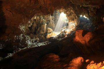Dau Go Caves