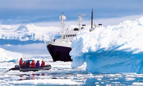 Cruising in Antarctica (Dreamstime)