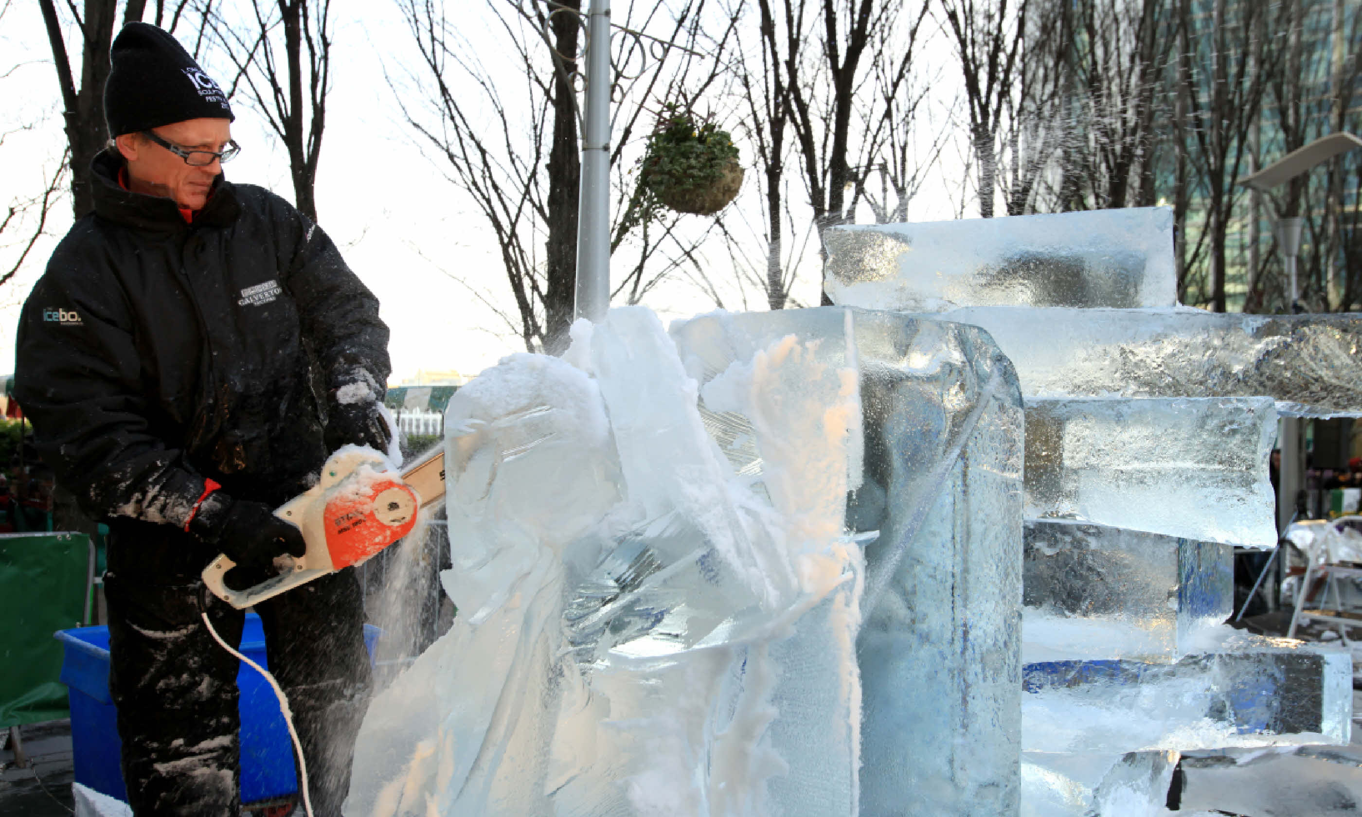 London Ice Sculpting Festival (Shutterstock)