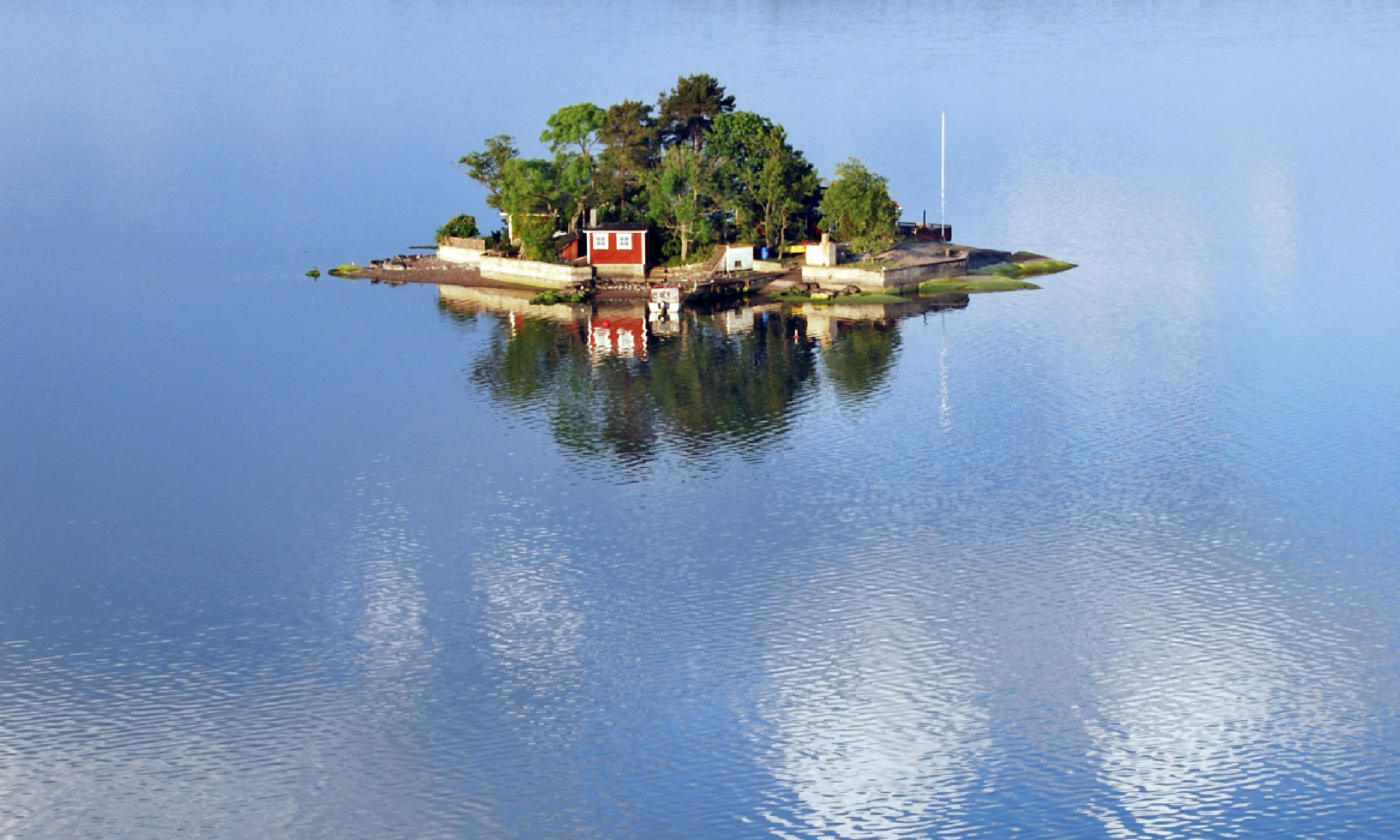 Small island in the swedish archipelago (Shutterstock) 