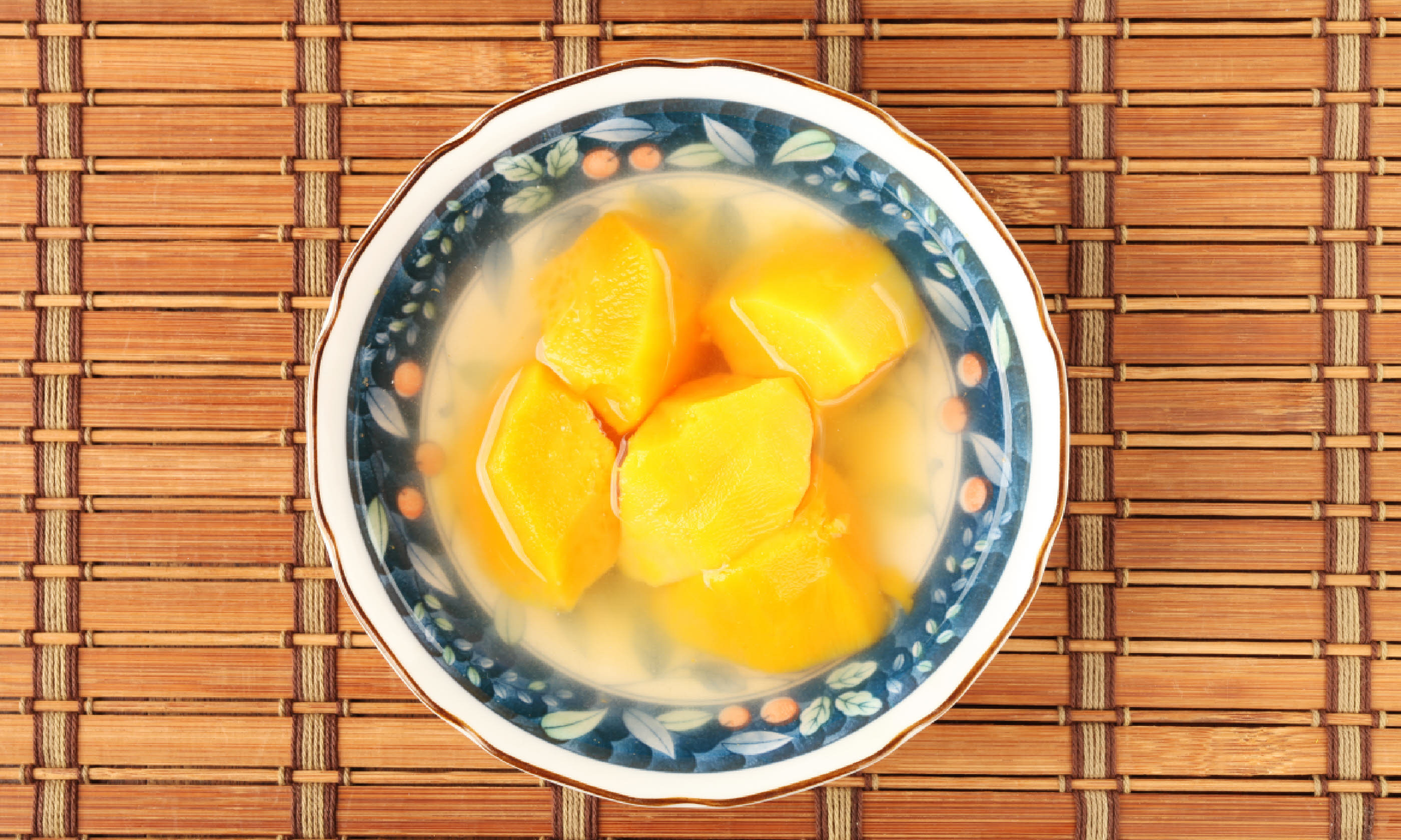 Chinese sweet potato dessert soup (Shutterstock)