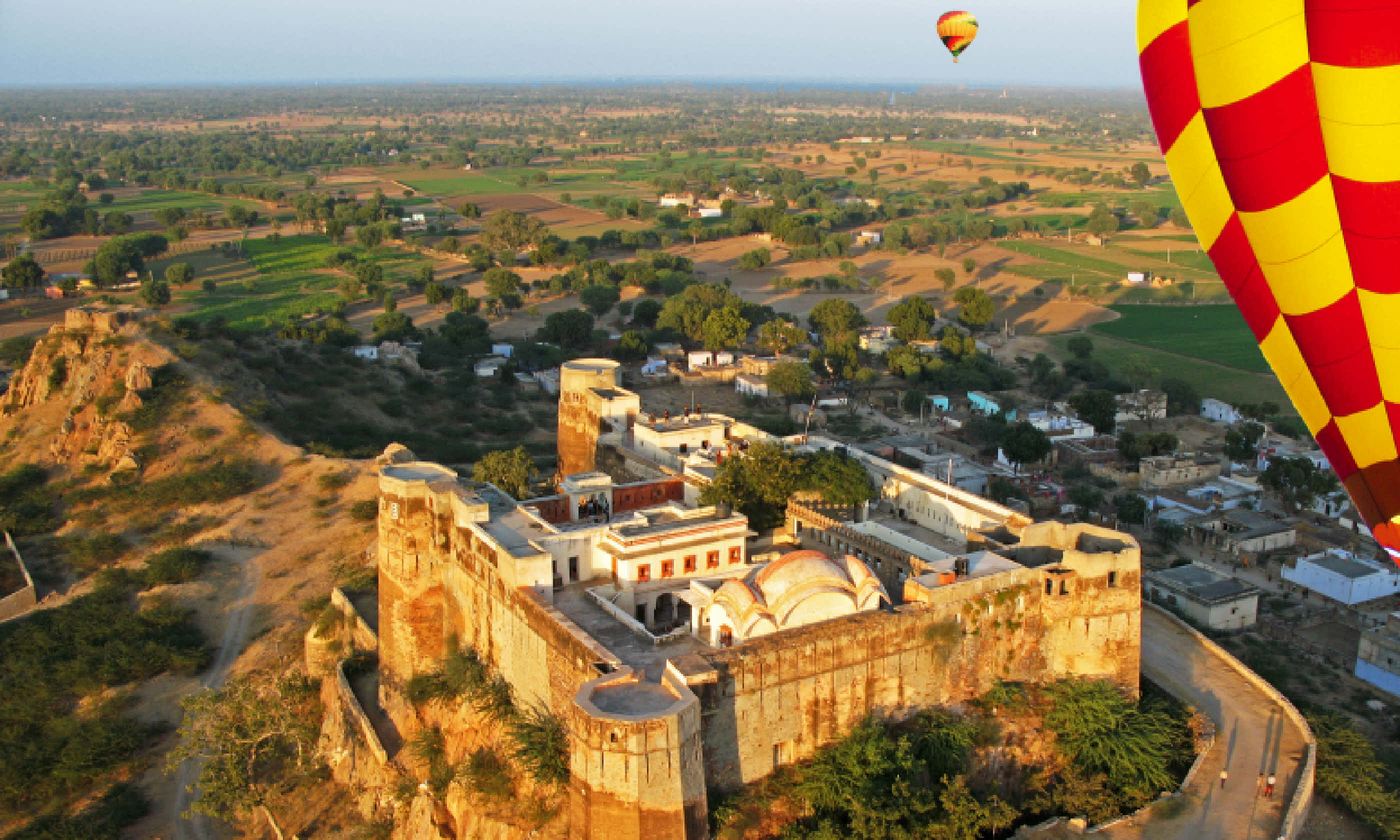 Hot air ballooning over Jaipur, India (On the Go)