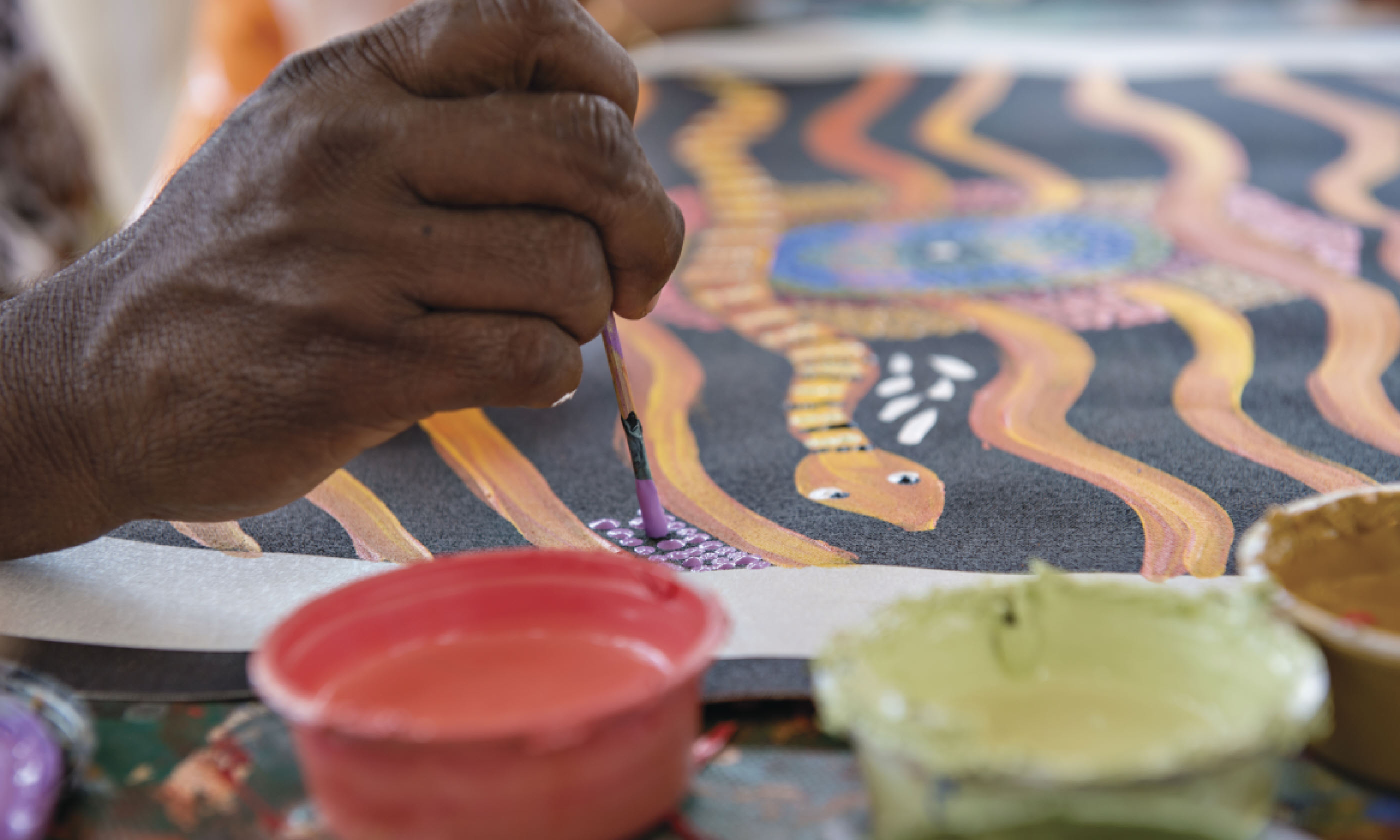 Maruku Arts Dot Painting Workshop, Yulara (Tourism NT)