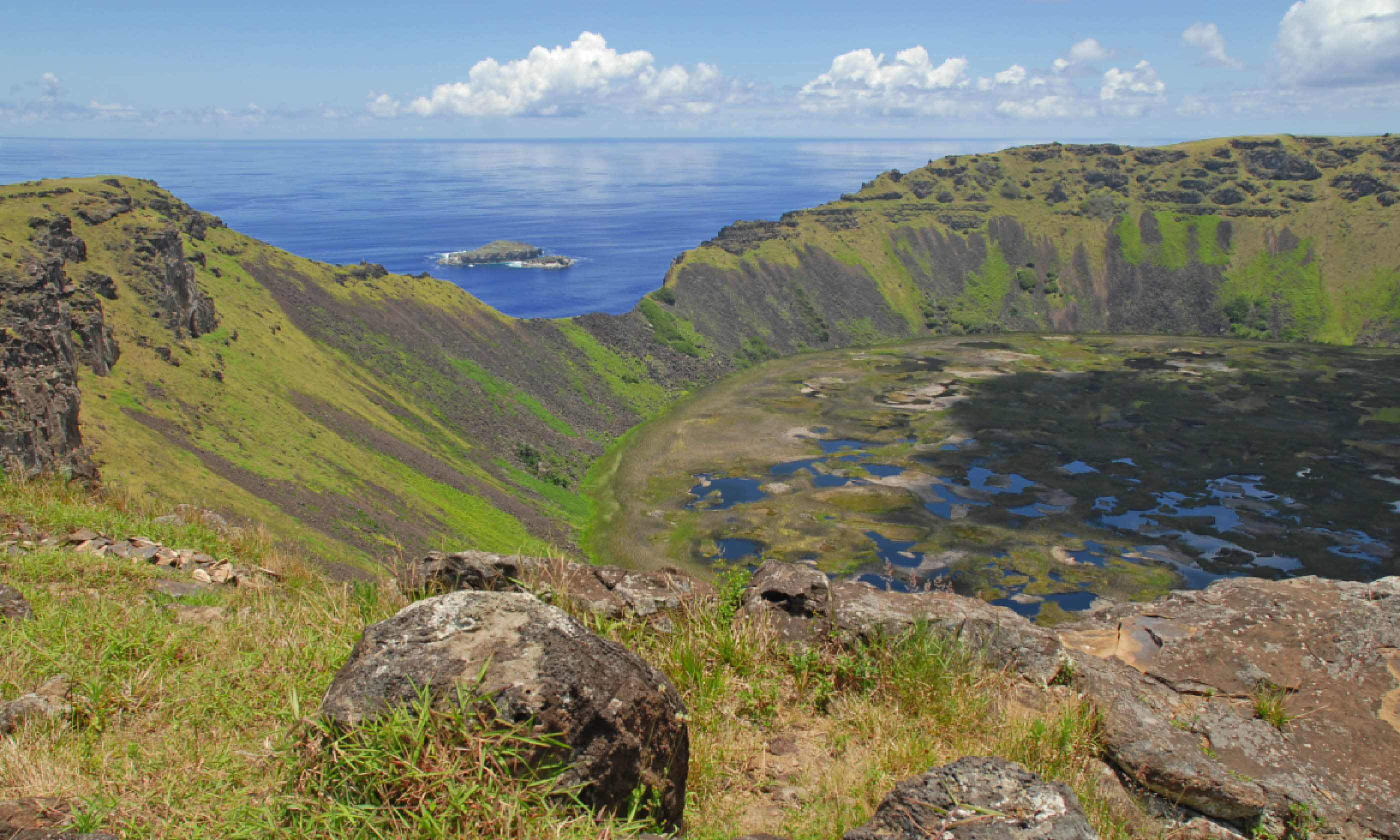 Rano Kau volcanic crater, Easter Island (Shutterstock)