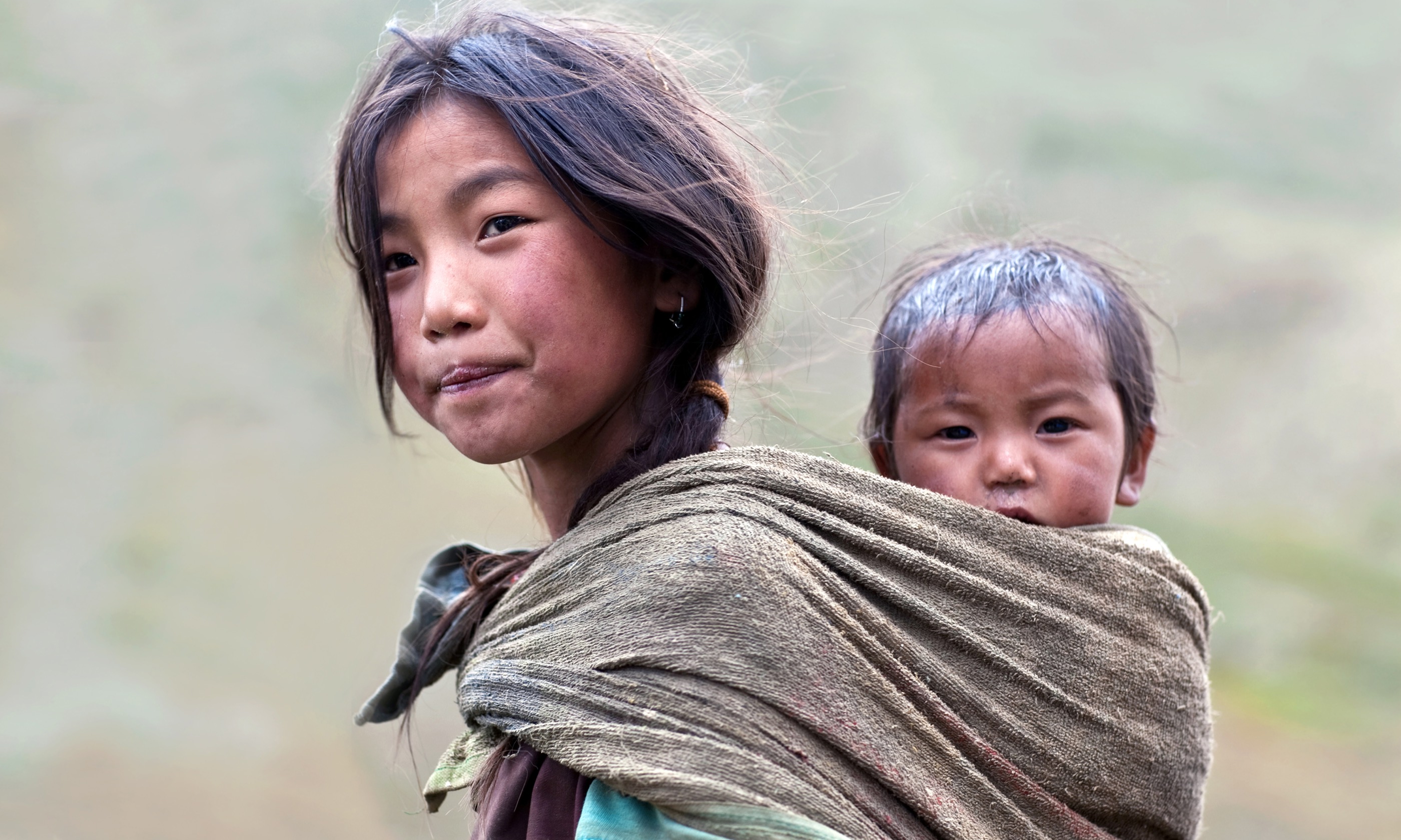 Nepalese girl on the trail (Shutterstock.com)