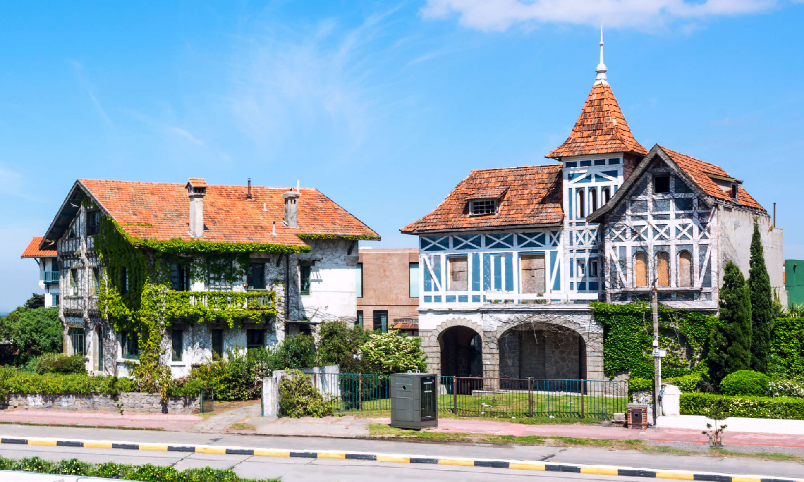 Rambla in the Carrasco neighborhood, Montevideo (Shutterstock)