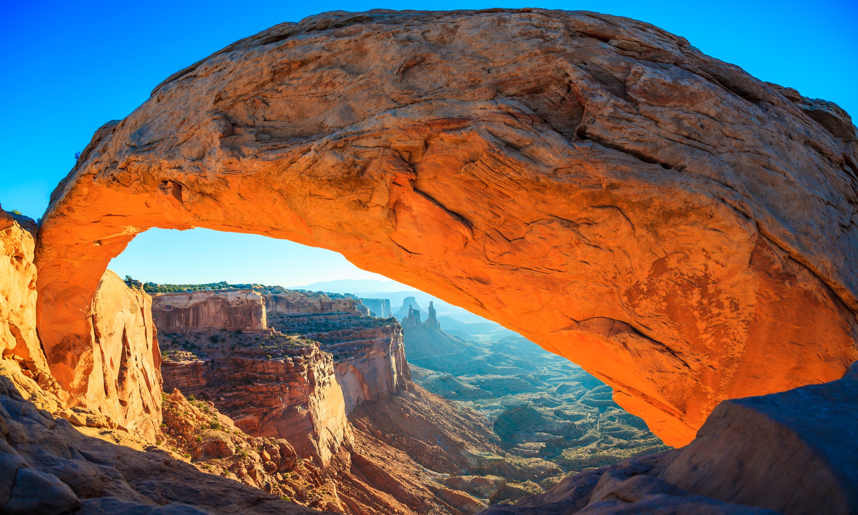 Mesa Arch, Canyonlands National Park (Shutterstock.com) 