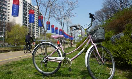 Cycling in Seoul (Ahimsa Kerp)