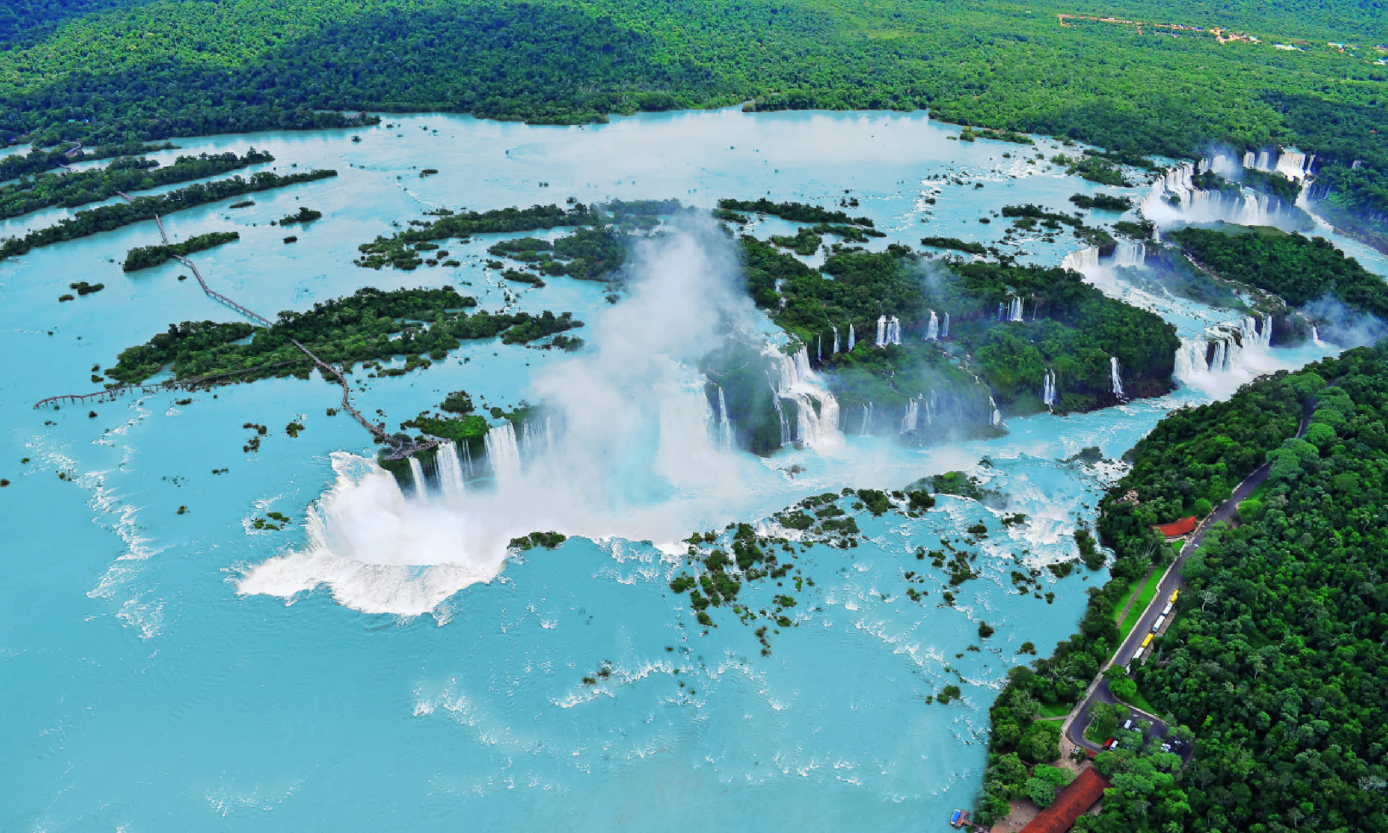 Iguazú waterfalls from helicopter (Shutterstock)