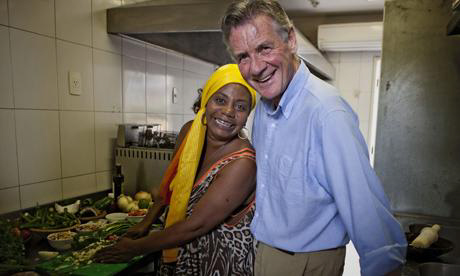 Michael Palin with Brazilian cook (BBC)