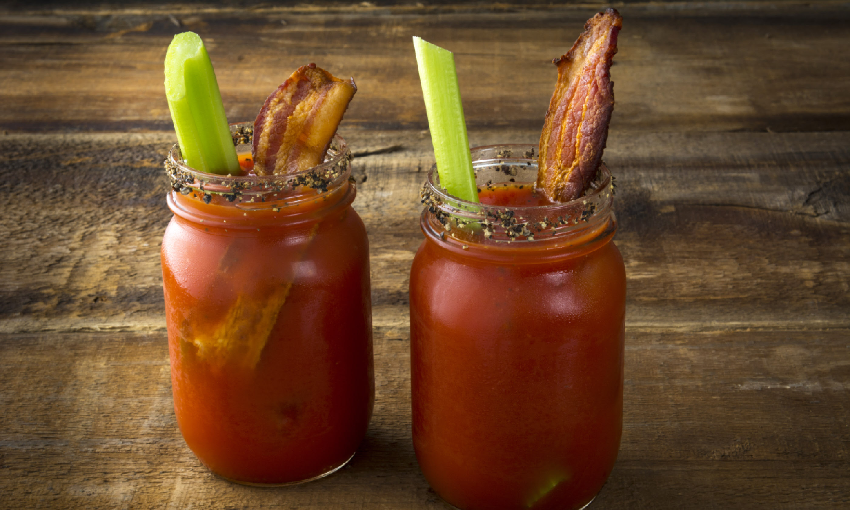 Mason jar caesars (Shutterstock)