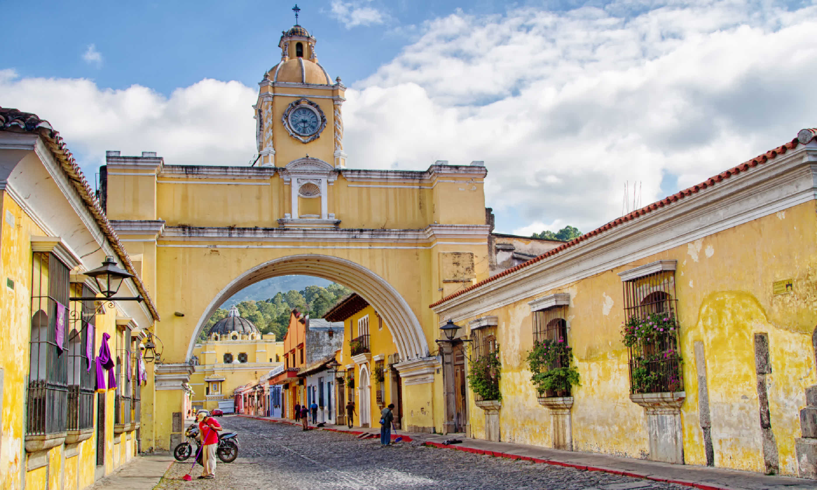 Colourful colonial buildings in Antigua, Guatemala (Shutterstock)