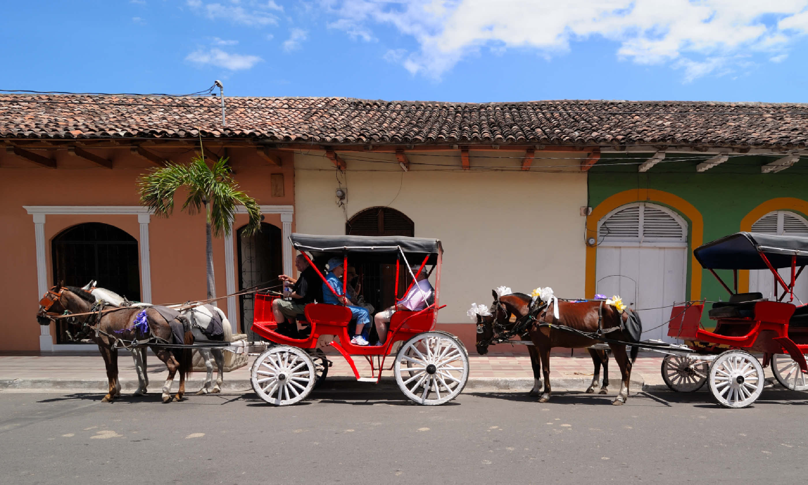 Horse carts in Granada, Nicaragua (Shutterstock)