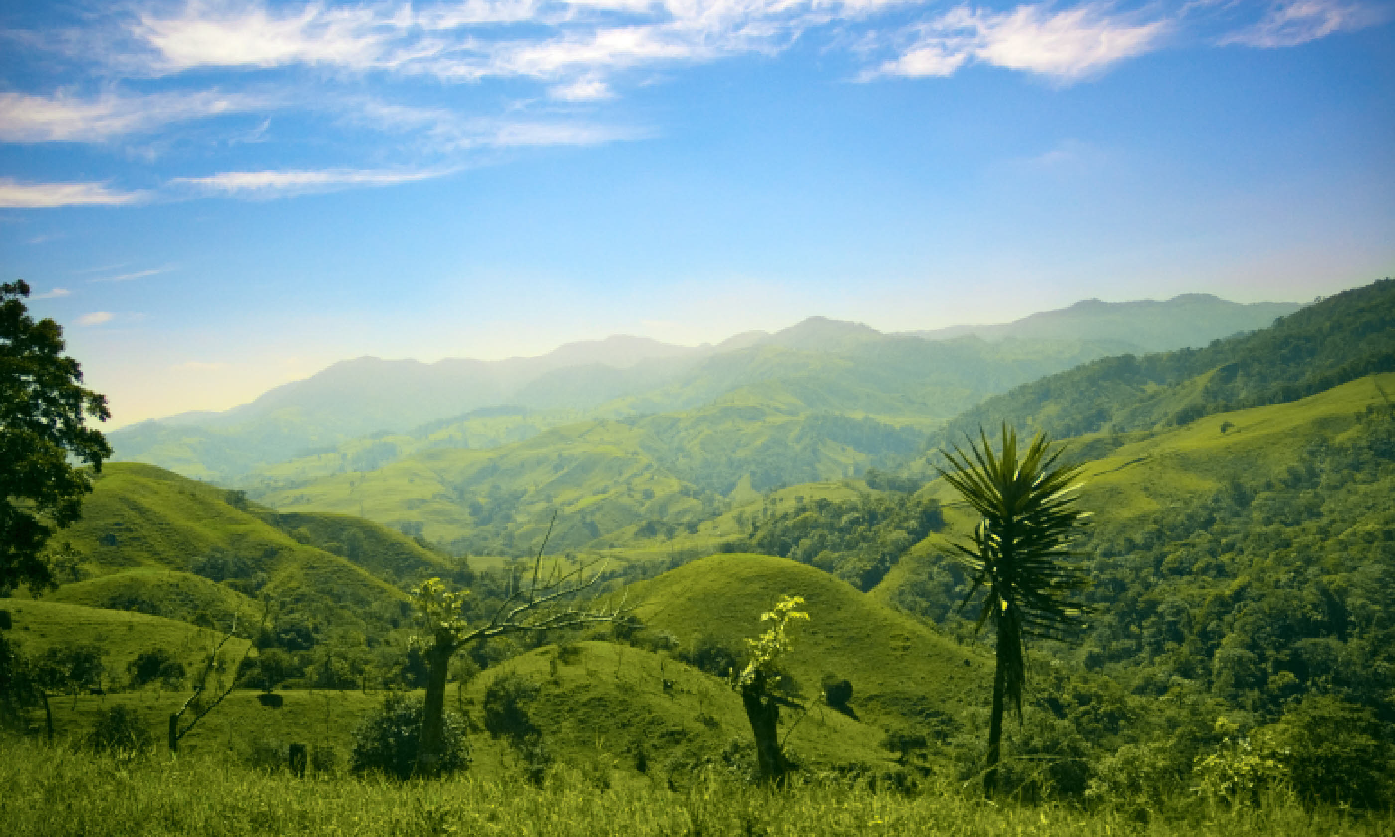 Costa Rica hills and mountains (Shutterstock: see credit below)