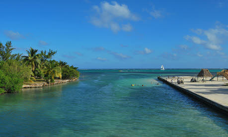 Ambergris Caye, Belize (Flickr: Xiaozhuli)