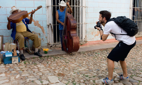 How to take great street photos in Cuba (Claire Boobbyer/Julio Munoz)