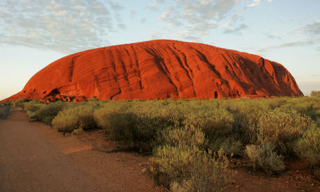 How to see Uluru and other travel classics on the cheap (dreamstime)