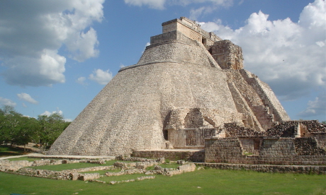 Visit the ruined city of Uxmal for astonishing ancient architecture (Esparta)