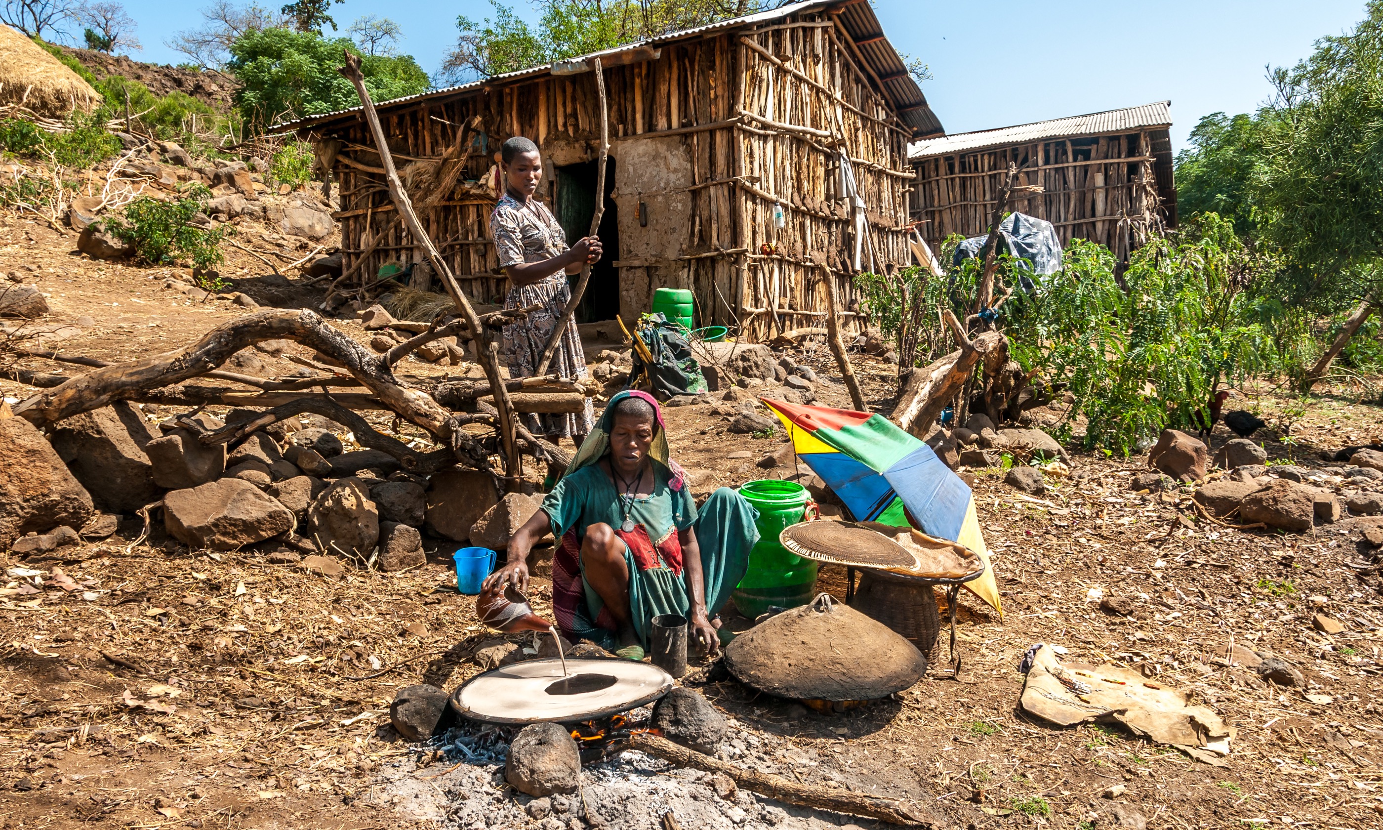 Preparing injera near the Blue Nile (Shutterstock.com)