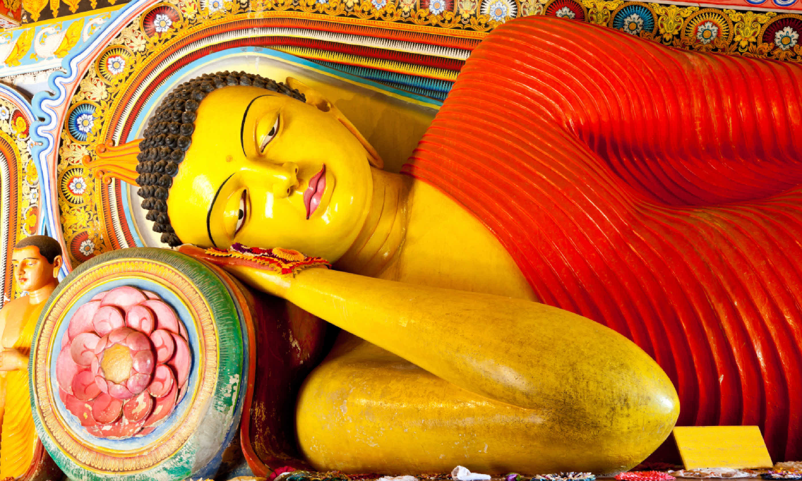 Reclining Buddha in Isurumuniya temple, Anuradhapura (Shutterstock)