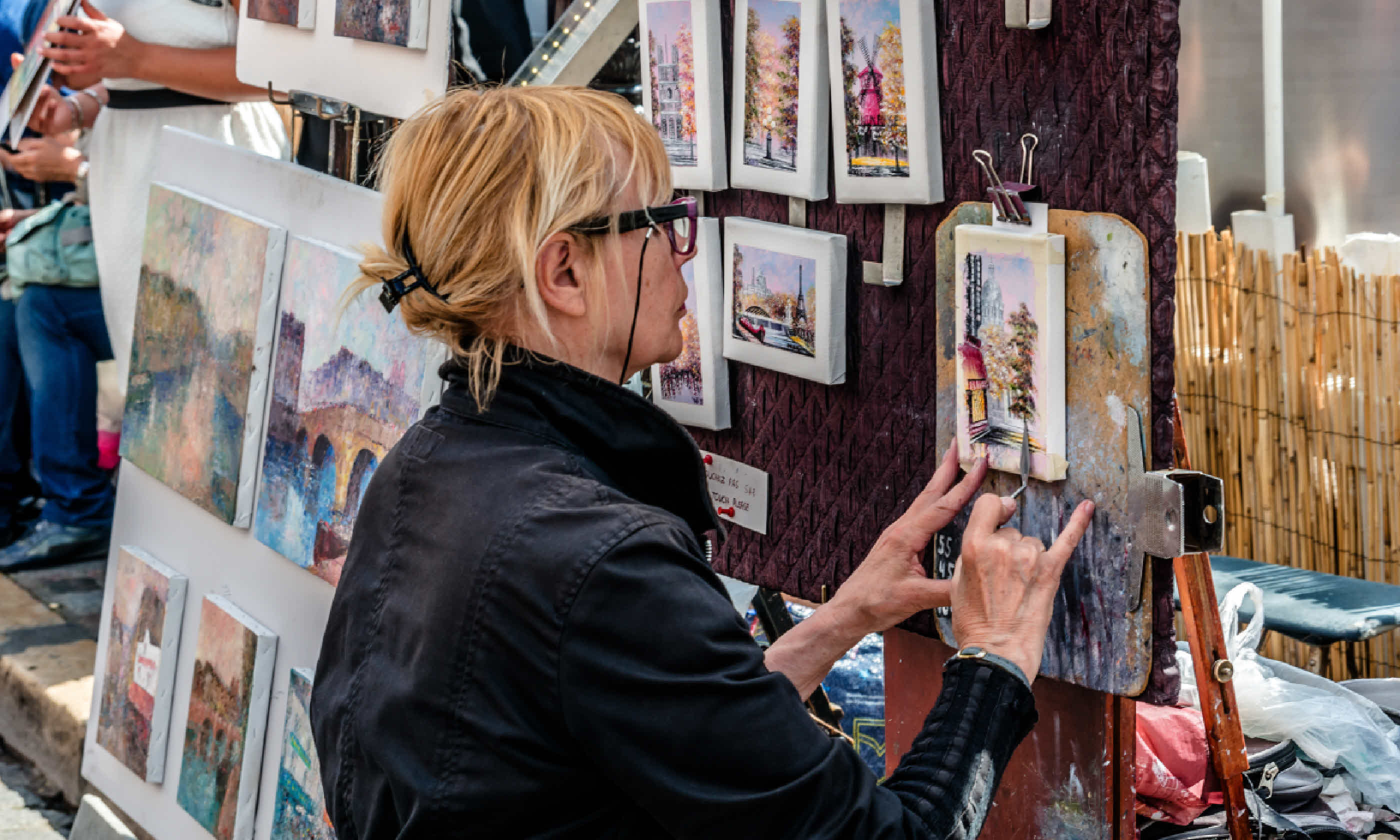 Artist in Montmartre (Shutterstock)