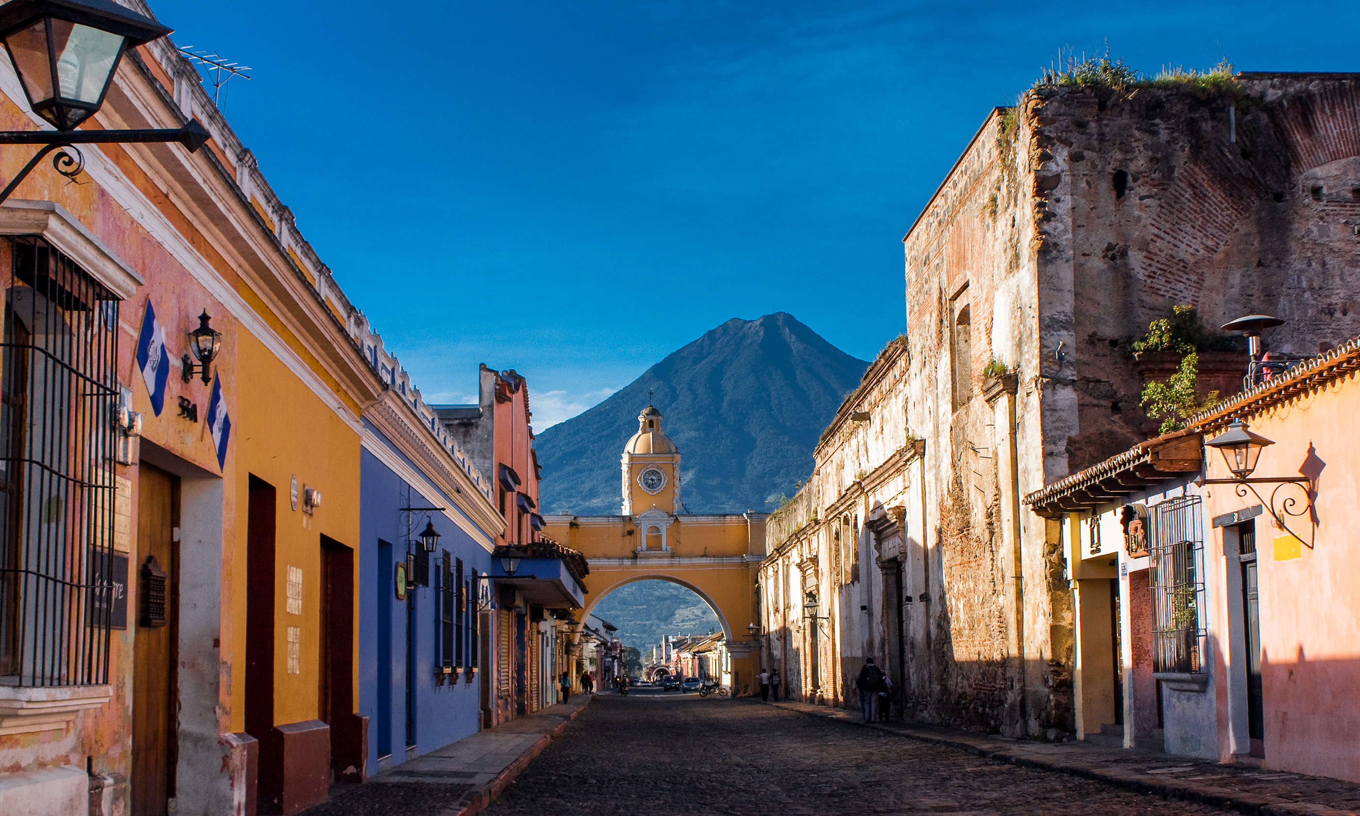 Antigua, Guatemala (Shutterstock.com)