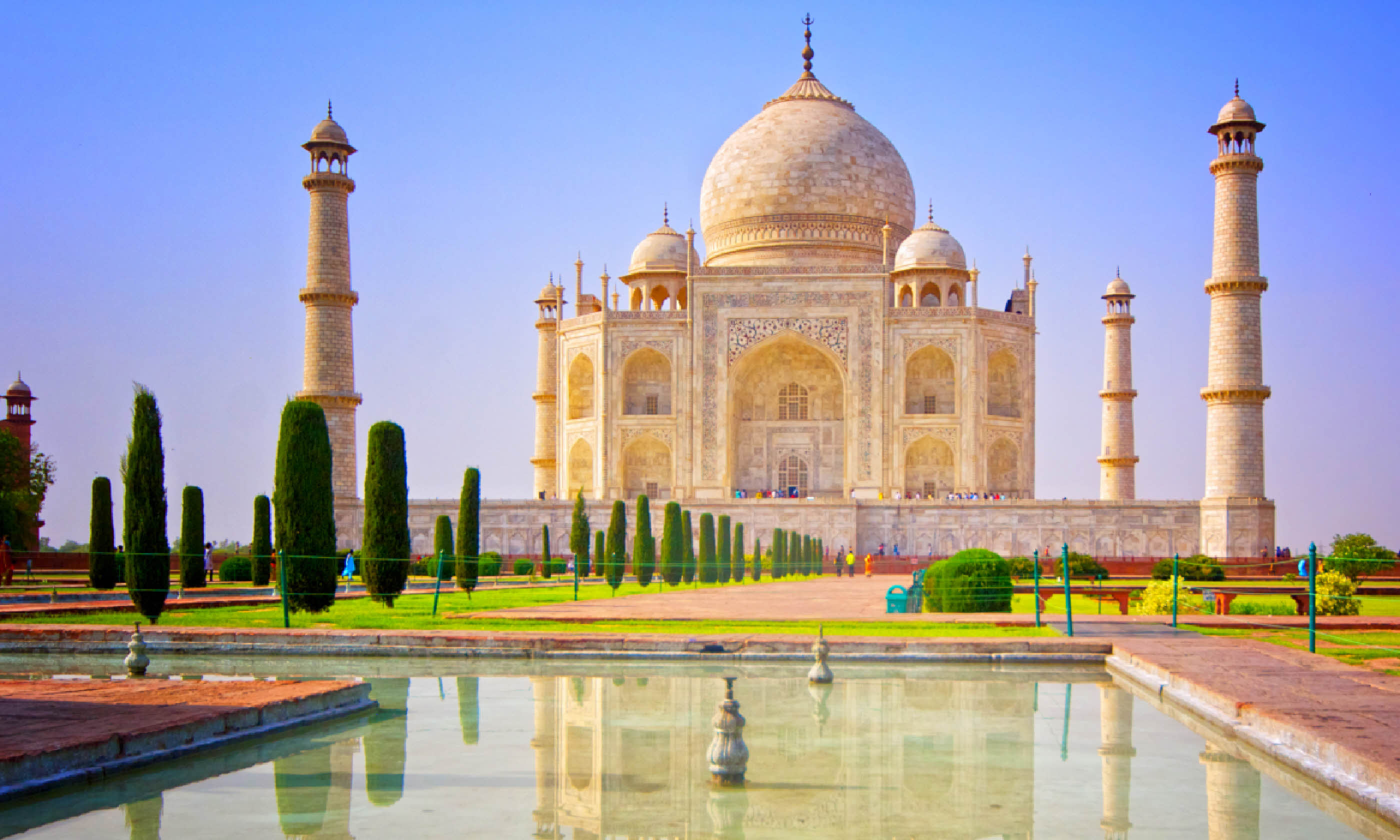 Taj Mahal (Shutterstock)