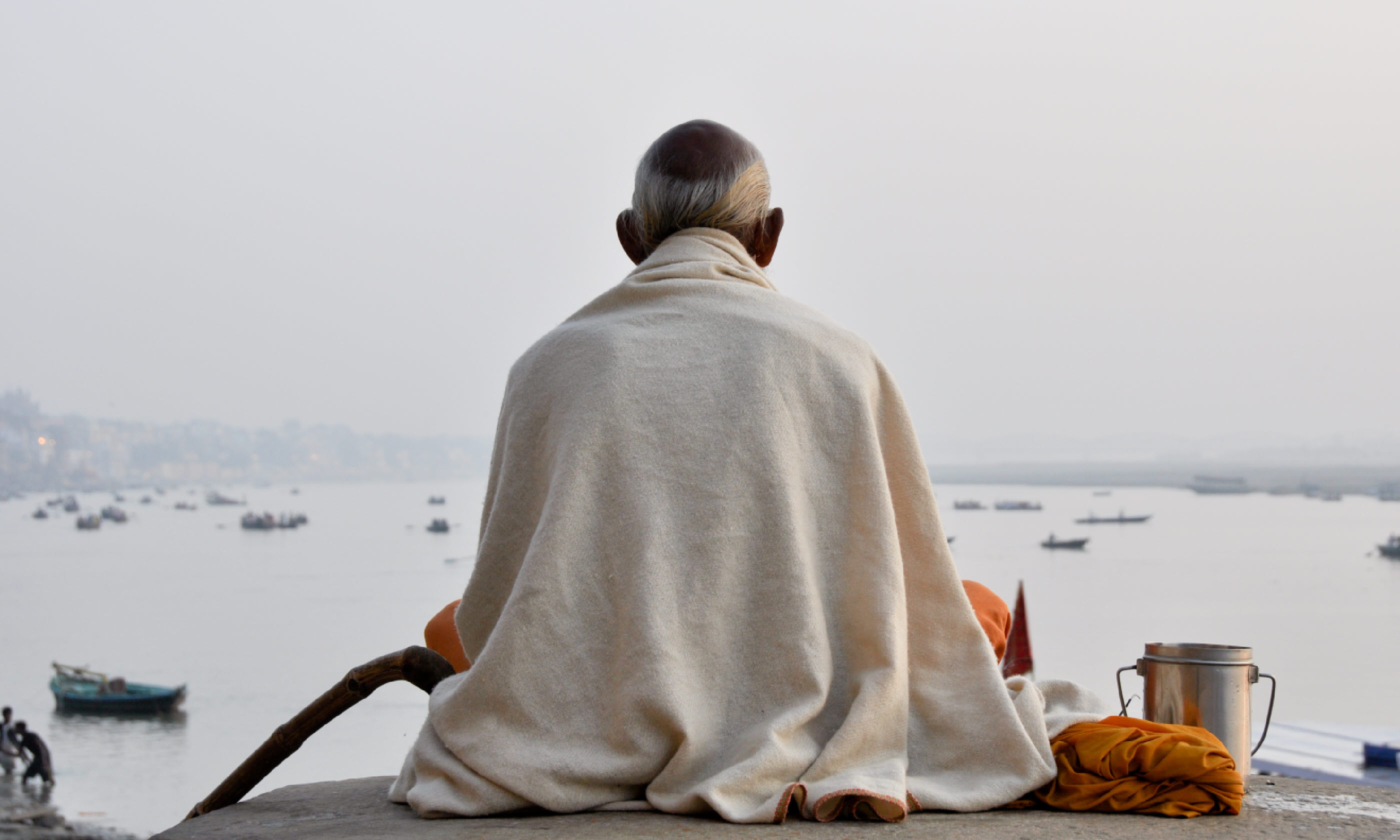 Sadhu praying at the ghats in Varanasi (Shutterstock)