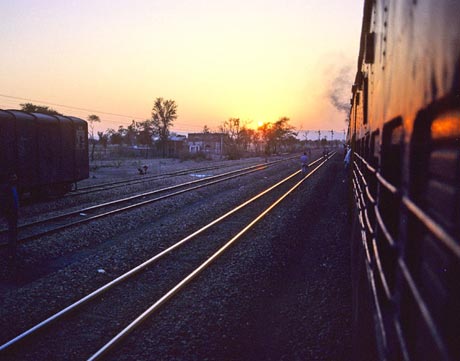 Head off into the sunset on an India rail adventure (Remibridot)