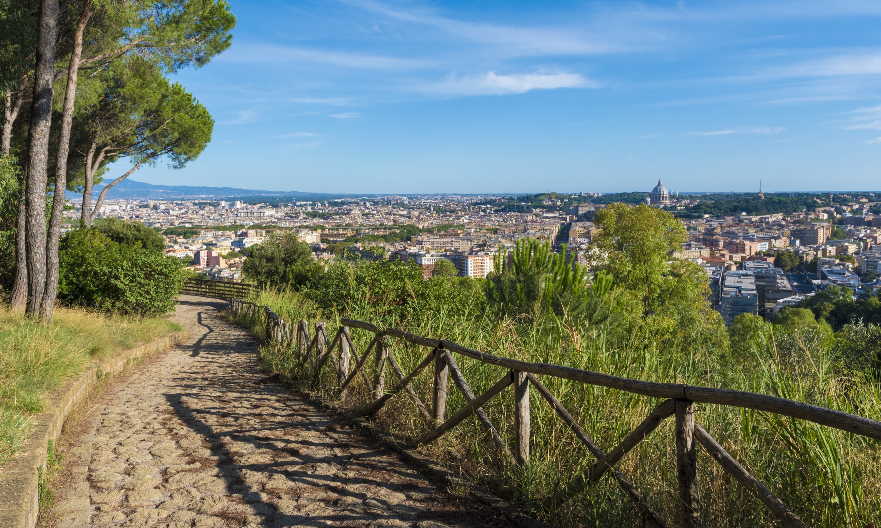 View of Rome from the hills (Dreamstime)