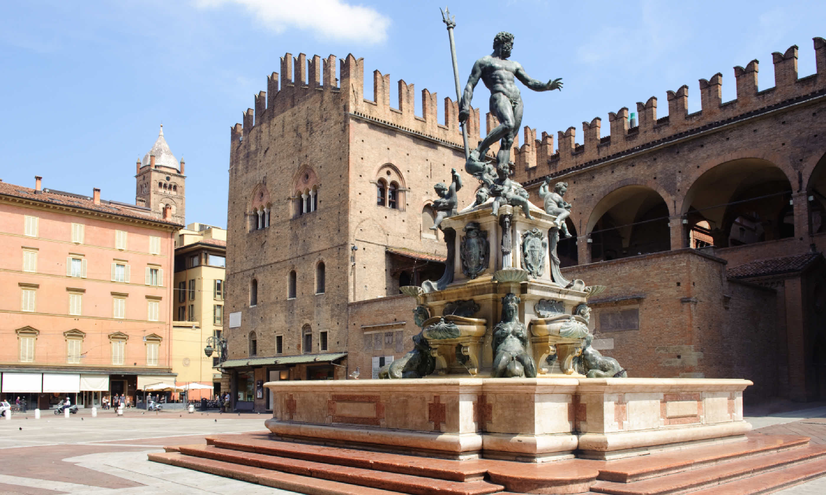 Fountain of Neptune in Bologna (Shutterstock)