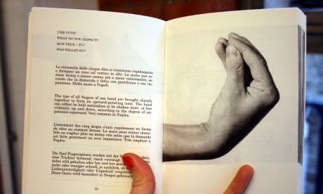 Book of Italian hand gestures