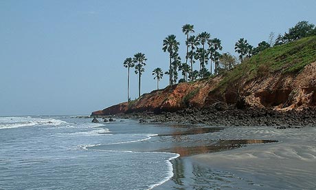 The wild, windswept coast of The Gambia (Altweibersommer)