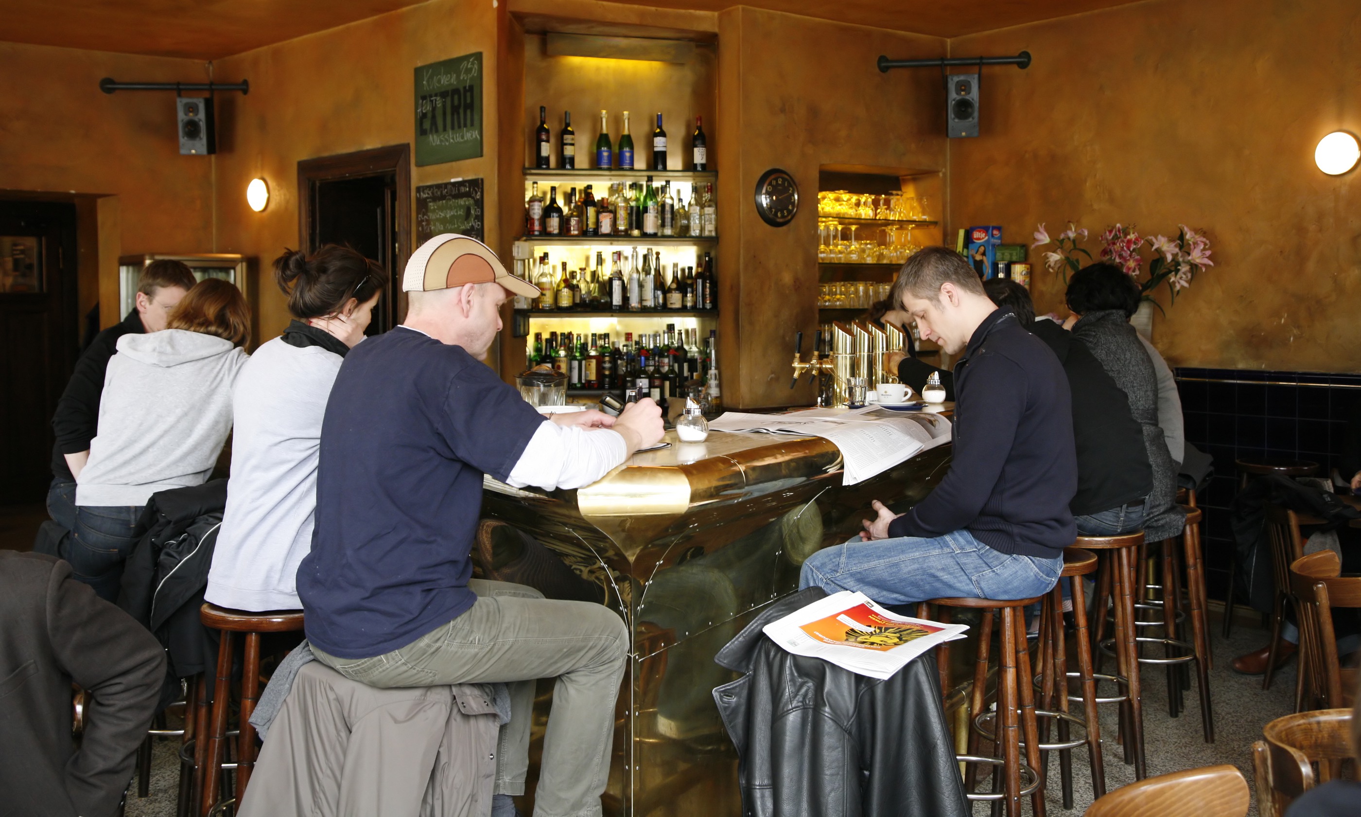 Café Life in Berlin (Shutterstock.com)