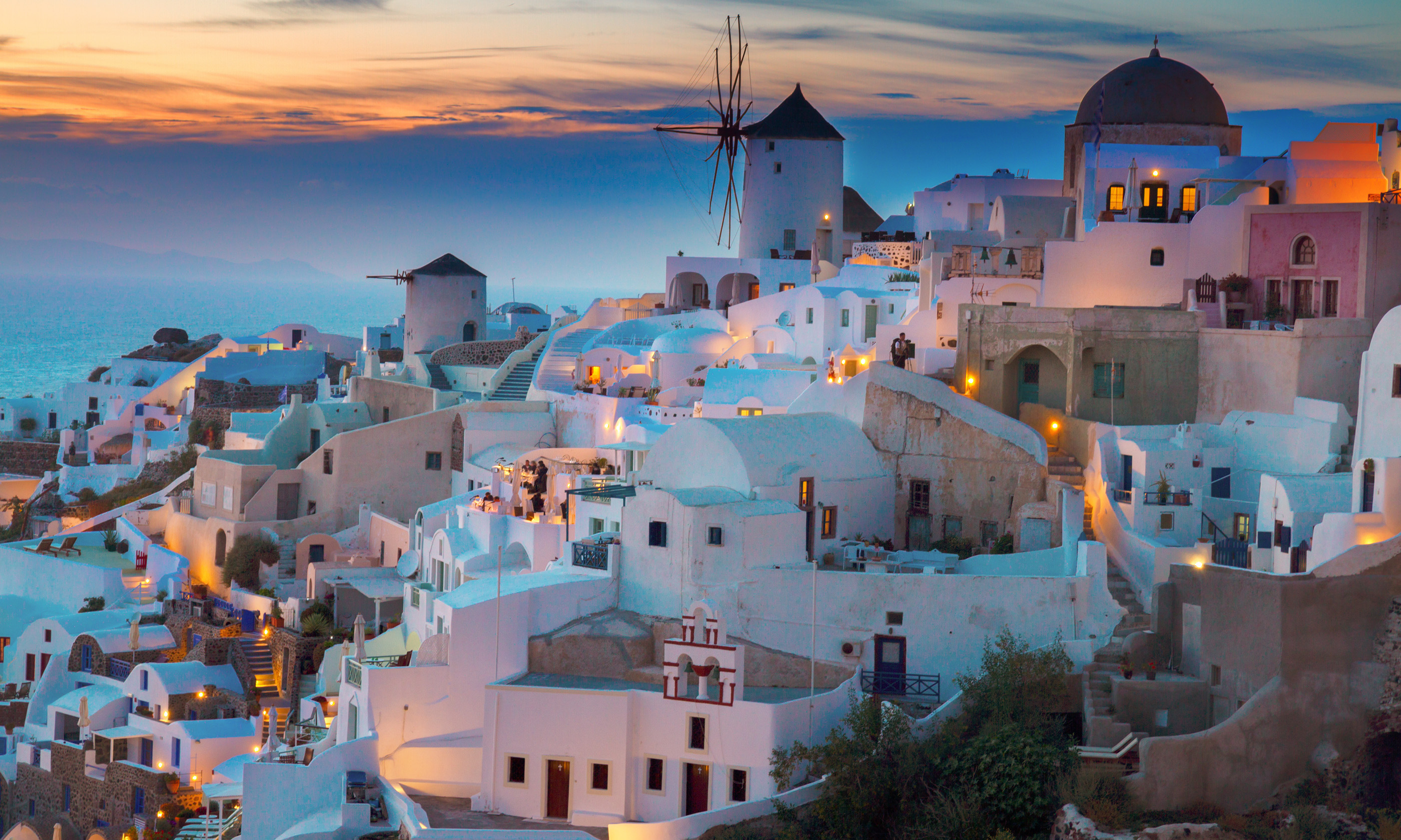 Santorini by night (Shutterstock.com)