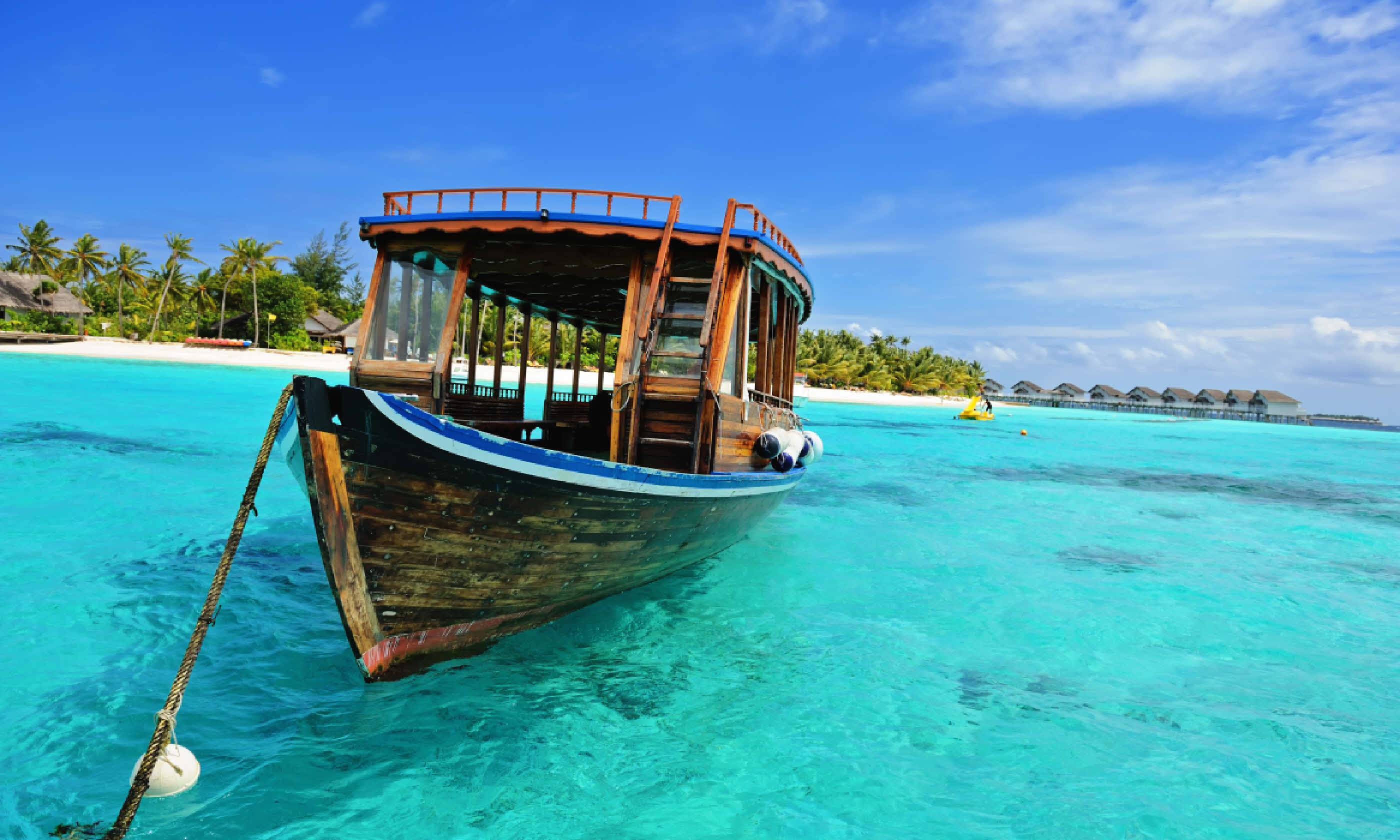 Maldivian dhoni (Shutterstock: see credit below)