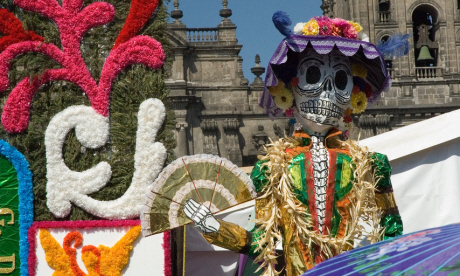Day of the Dead displays in Mexico City (Paul Asman and Jill Lenoble)