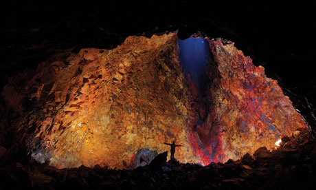 What it looks lke inside an Icelandic volcano (Villhelm Gunnarsson)