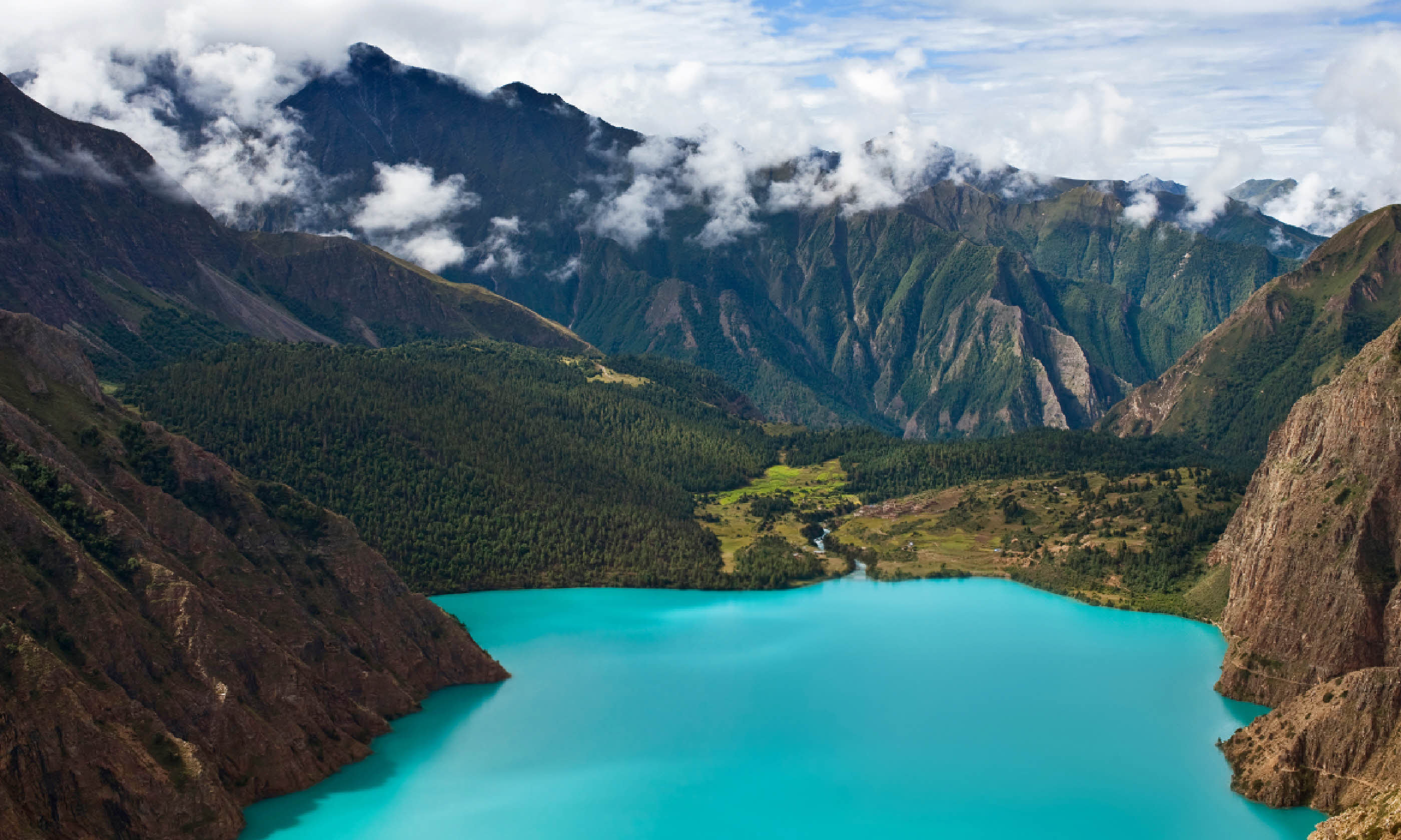 Phoksundo Lake (Shutterstock)