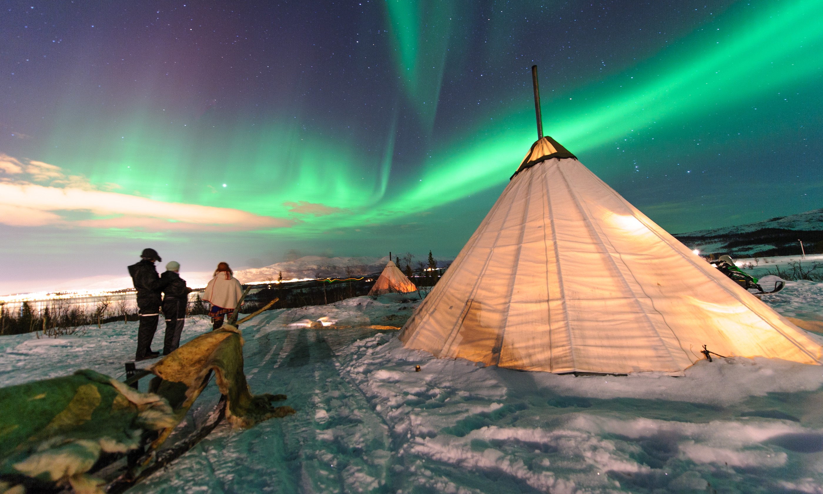 Northern Lights in the Troms region (Shutterstock.com)