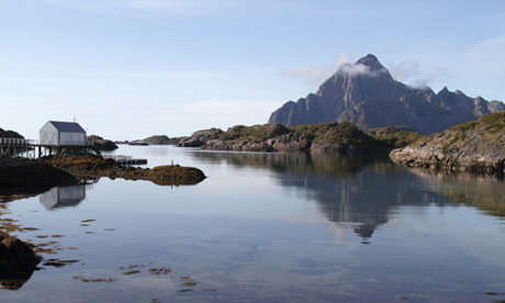 The crinkle-cut coastline of Norway's Lofoten Islands (William Gray)