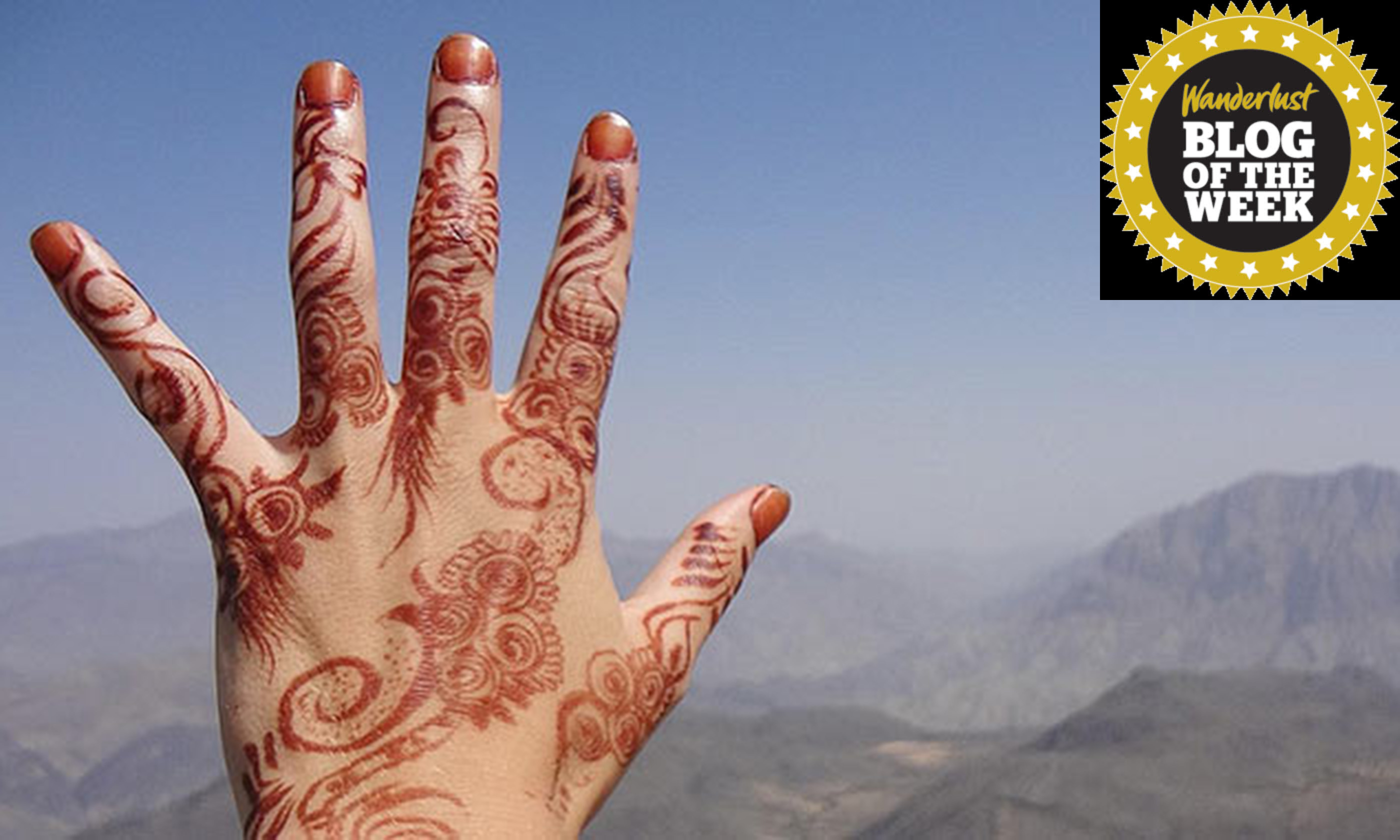 Henna hand in Oman (Joāo Leitão)